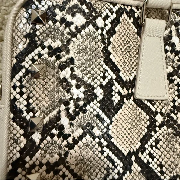 White House Black Market Snakeskin Print Laptop Briefcase Crossbody Bag - Picture 9 of 13